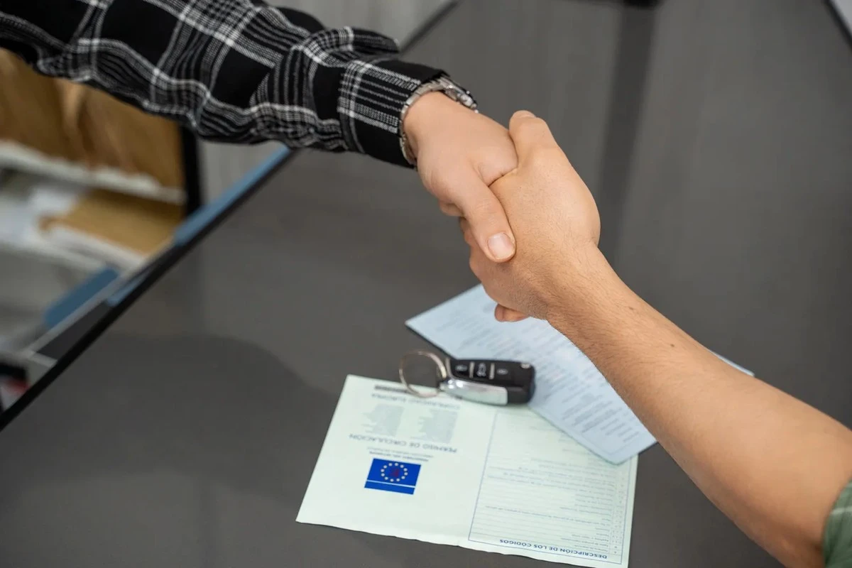 ¿Nuevo o usado? La decisión del coche que puede costarte 10.000 euros