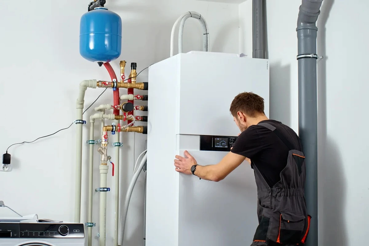 6000 € de luz: ¿culpa de la bomba de calor? Ingeniero desvela un "matiz invisible" que disparó la factura