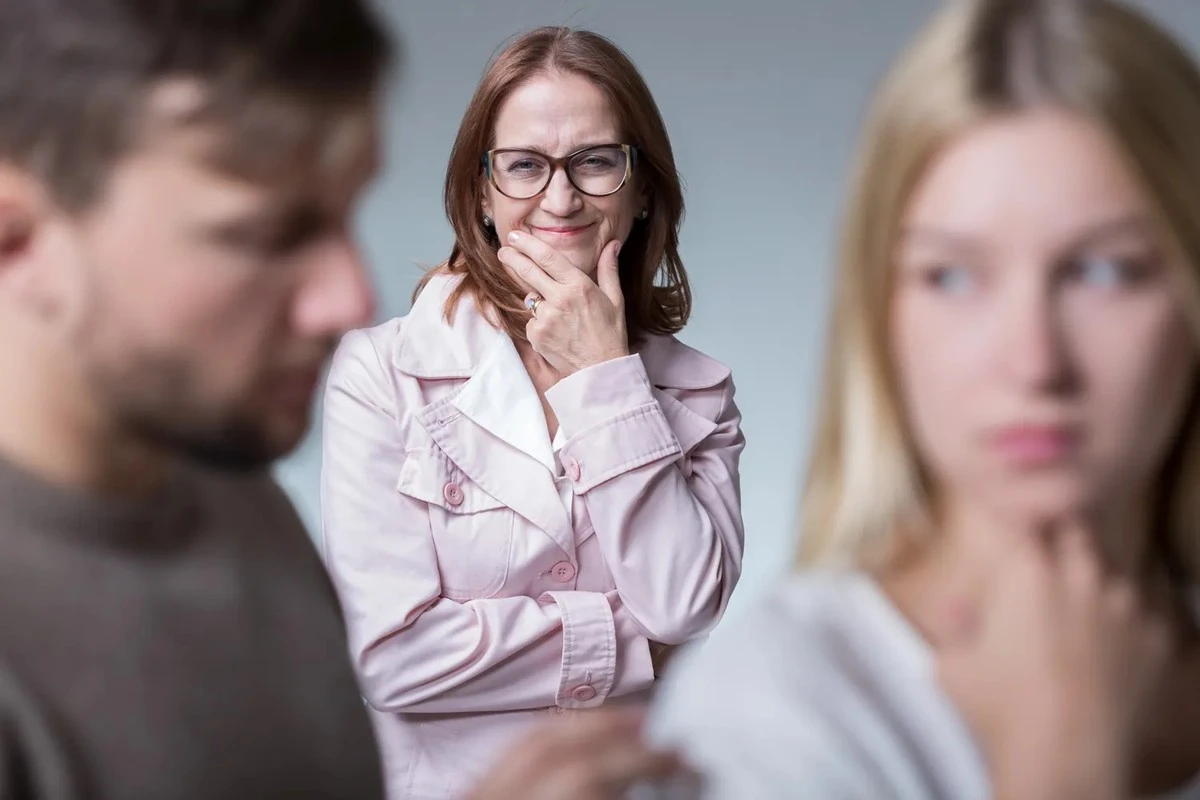 Los 3 signos del zodiaco con las suegras más difíciles: ¿tu matrimonio es un deporte extremo?