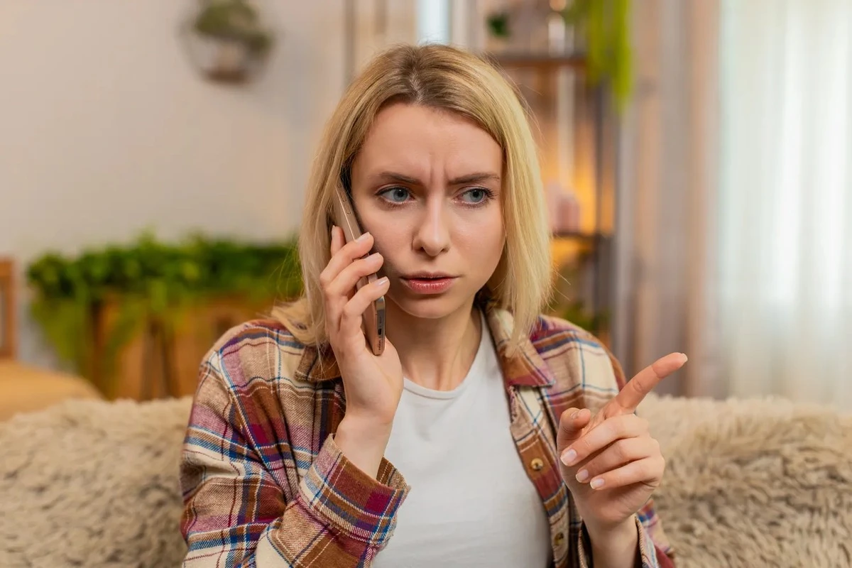 Mamá, necesito dinero": ¿Por qué un niño llorando al teléfono podría no ser tu hijo, sino una IA