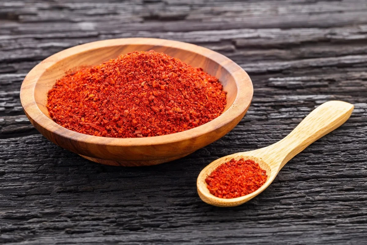 El color "millonario" que usan hasta en tus postres: ¿Por qué EE.UU. lo prohíbe y en España/Latinoamérica aún lo comes?