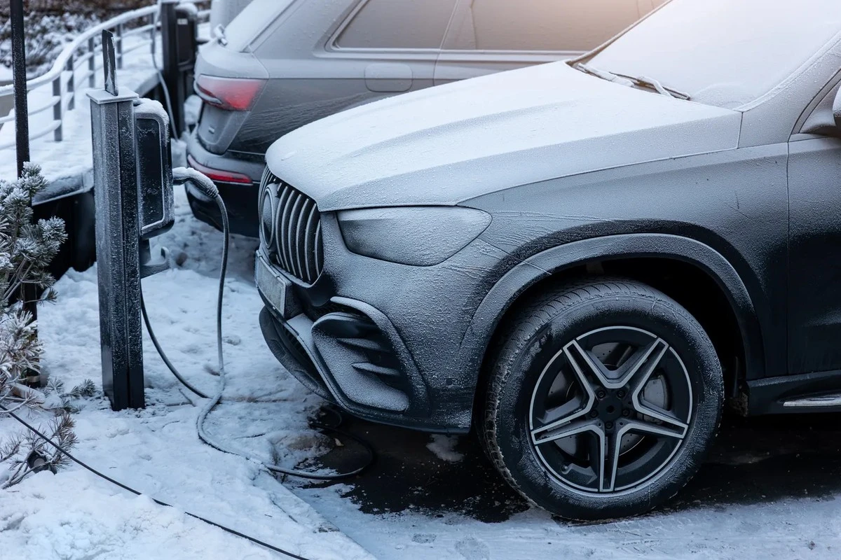 El frío extremo de Noruega reveló la cruda verdad sobre la autonomía de los coches eléctricos: ¿la mitad de la carga?
