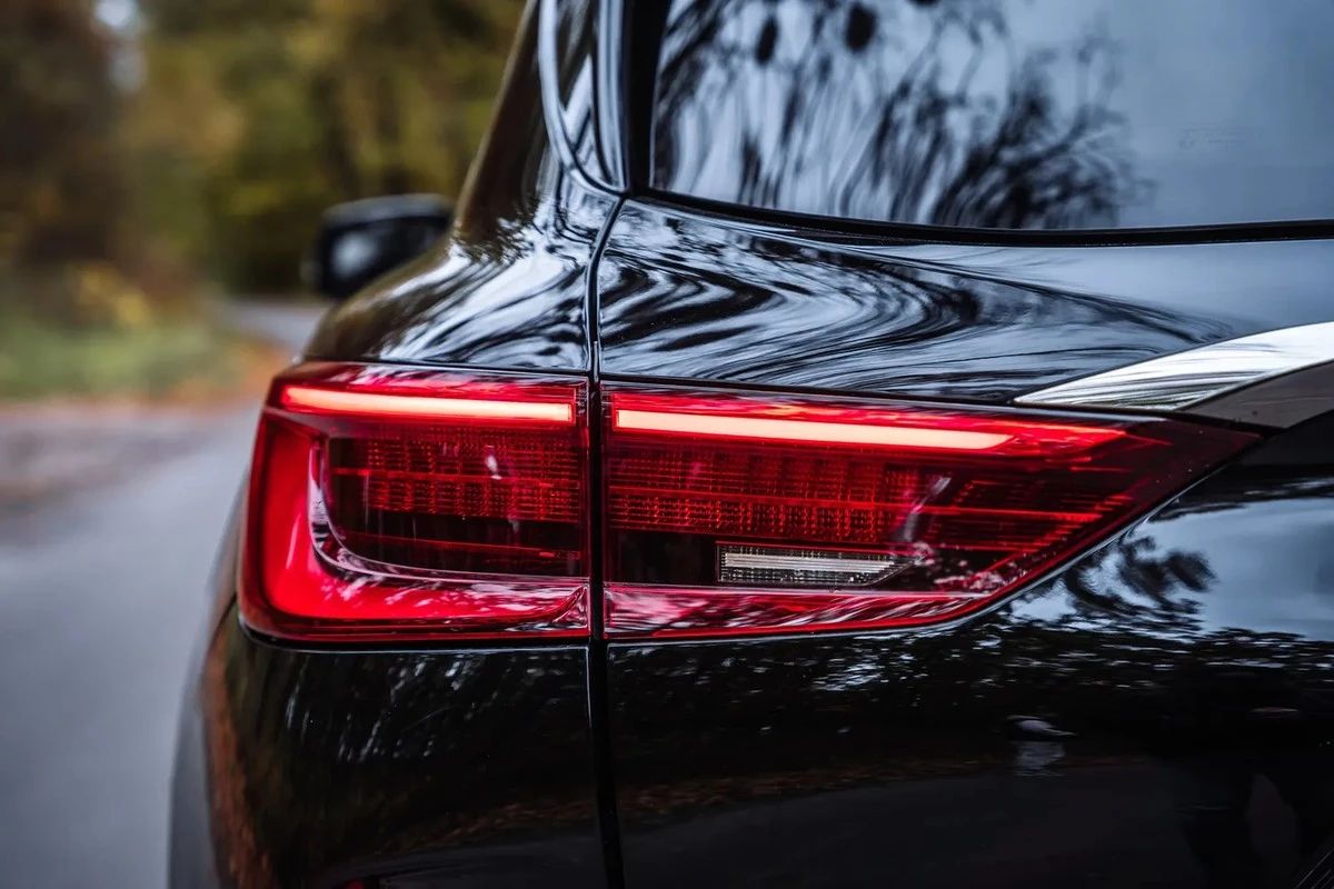 Nuevos coches en la UE: la función obligatoria que desde esta fecha cambiará tus frenadas