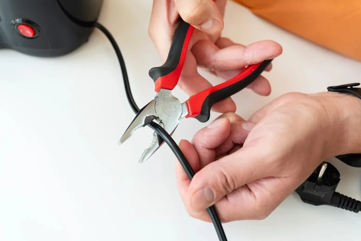 Cortar el cable y enviar la foto: la extraña moda de los fabricantes de electrónica que indigna a los consumidores