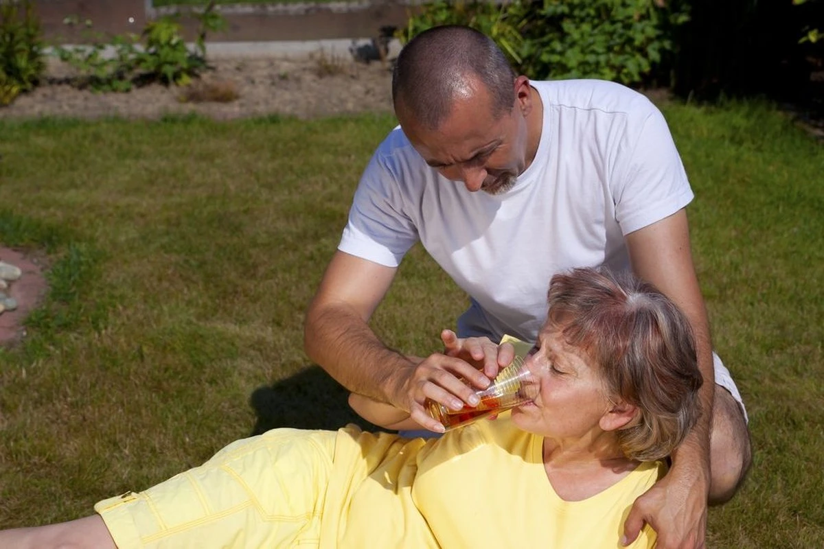 golpe de calor: como reconocer los síntomas y dar primeros auxilios
