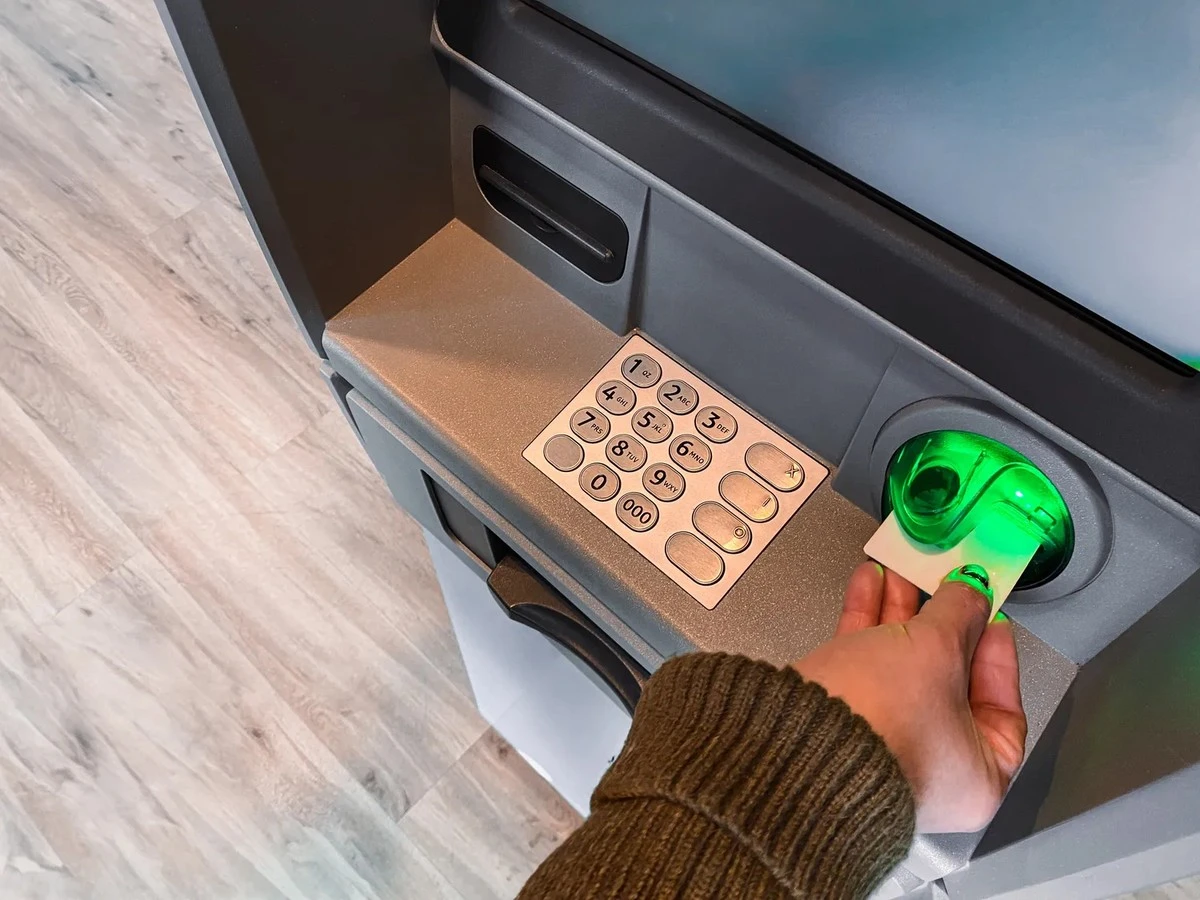 Acceder a la banca online de un ser querido fallecido: cómo se puede caer en una "trampa pegajosa" de la que es difícil salir