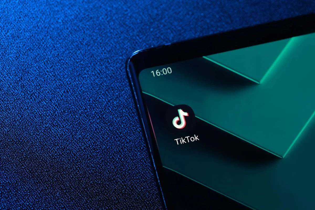 ¿Prohibir TikTok a adolescentes? La cómoda ilusión que libera a los adultos de su responsabilidad