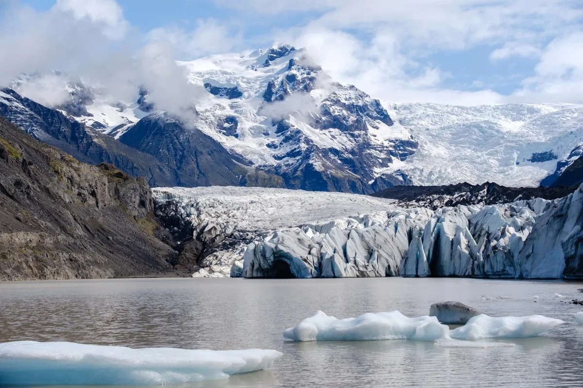 Geólogos vigilan Islandia: un temblor de 5.3 en zona volcánica reactiva la alerta