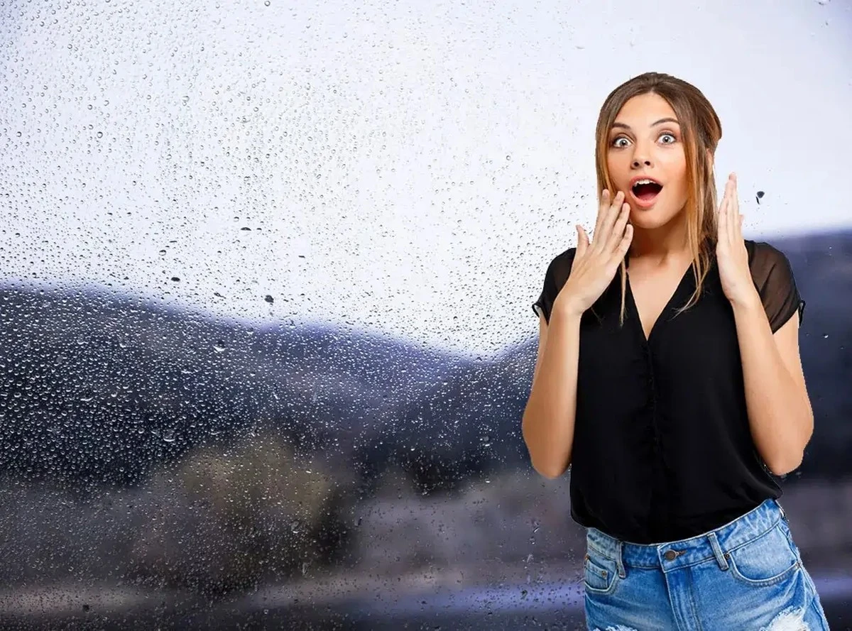Adiós al vaho en tu coche: el truco de cocina que devuelve la visibilidad en segundos