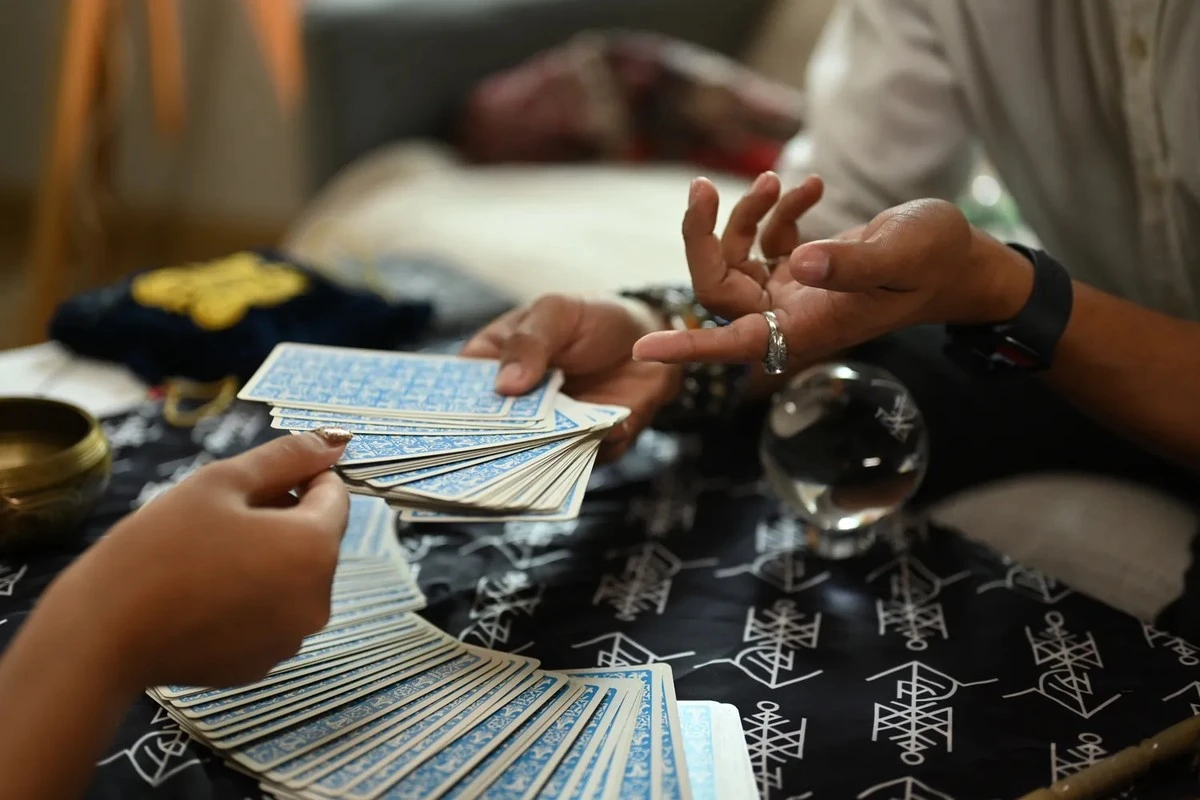 Horóscopo de Tarot: La Rueda de la Fortuna trae suerte, pero una carta advierte de errores