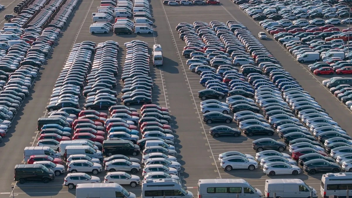 La nueva ley de importación de coches ya está aquí: tu responsabilidad por las piezas usadas comienza el primer día