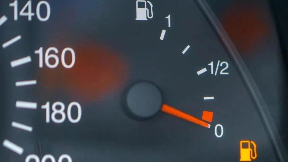 ¿Cuántos kilómetros puedes recorrer con la reserva de gasolina encendida? La verdad que pocos conductores conocen