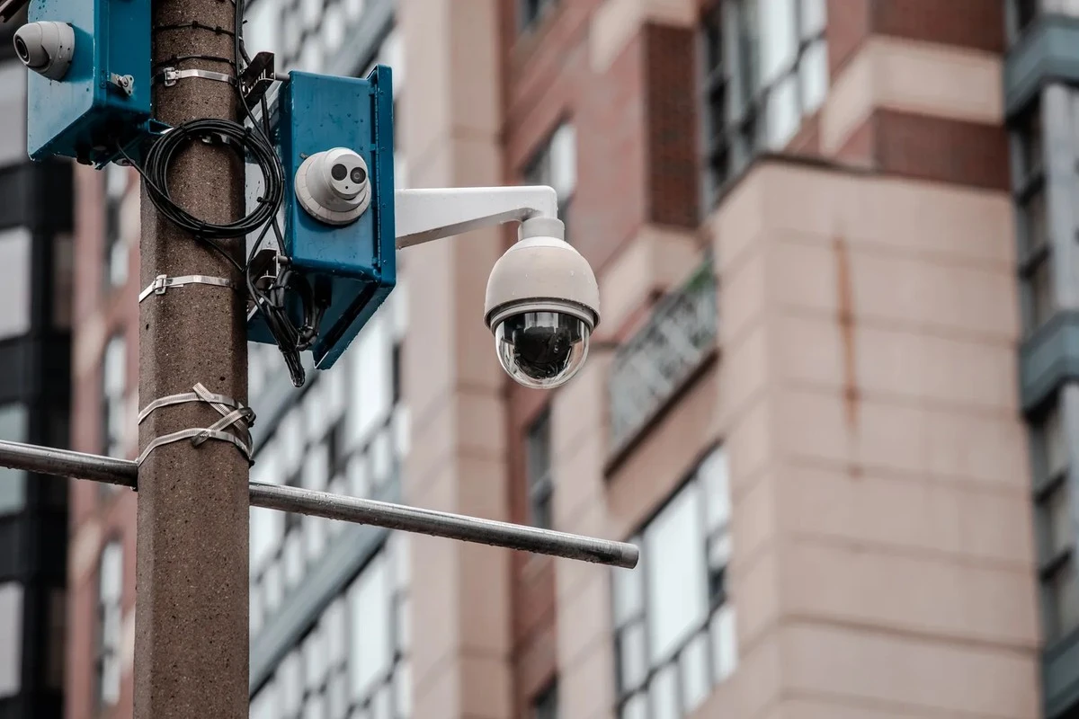 La red secreta de cámaras en América: te vigilan sin que lo notes