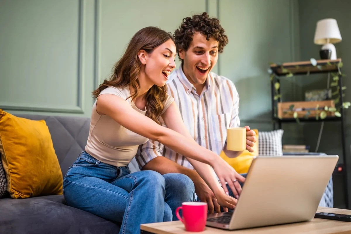 La Gen Z transforma el ahorro: cuando las finanzas se vuelven una fiesta y las deudas desaparecen