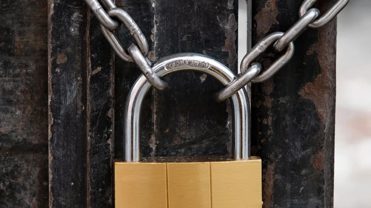 Dejaron a una joven prisionera por 25 años: el veredicto judicial que revela una pesadilla oculta