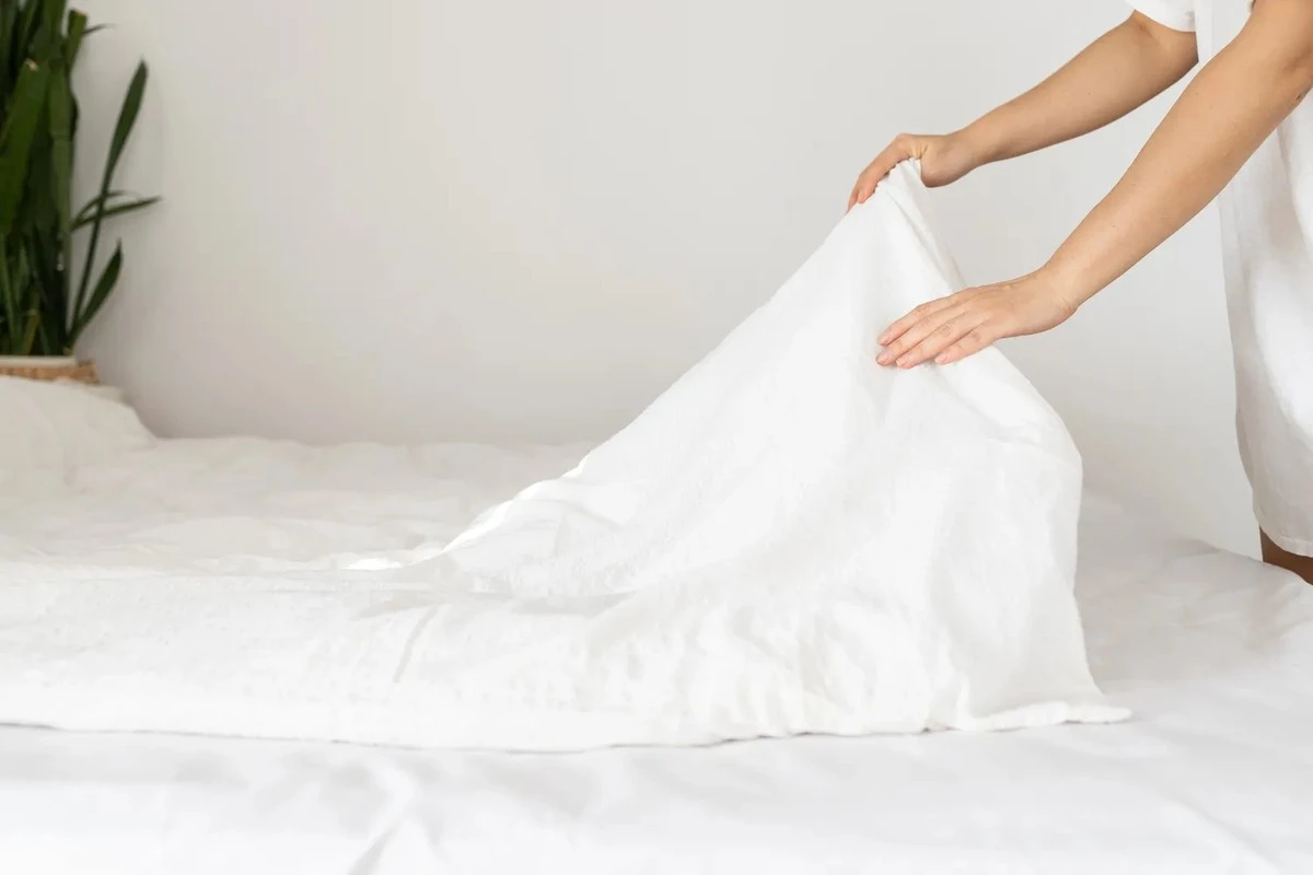 Por qué cambiar tu ropa de cama cada dos semanas es un error: el veredicto de dermatólogos y expertos en higiene