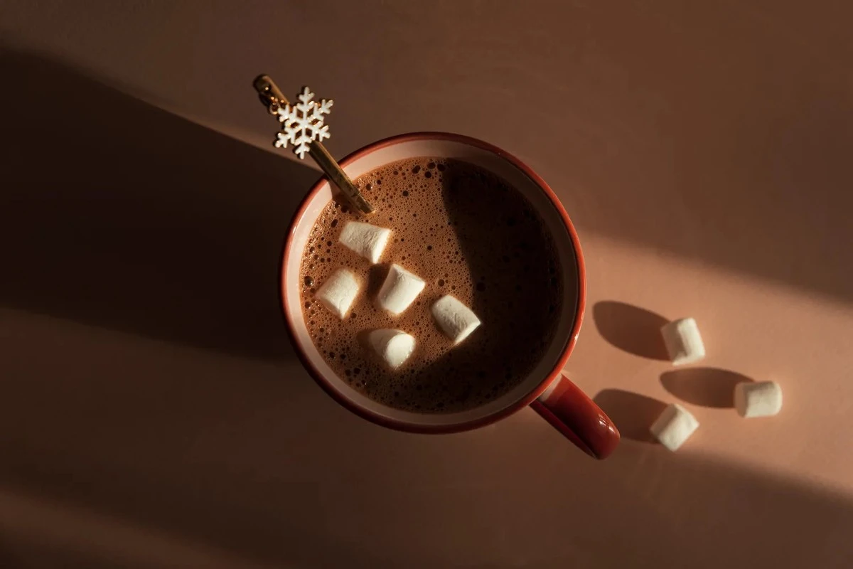 Secretos de barista: cómo hacer chocolate caliente espeso y delicioso en casa por centavos