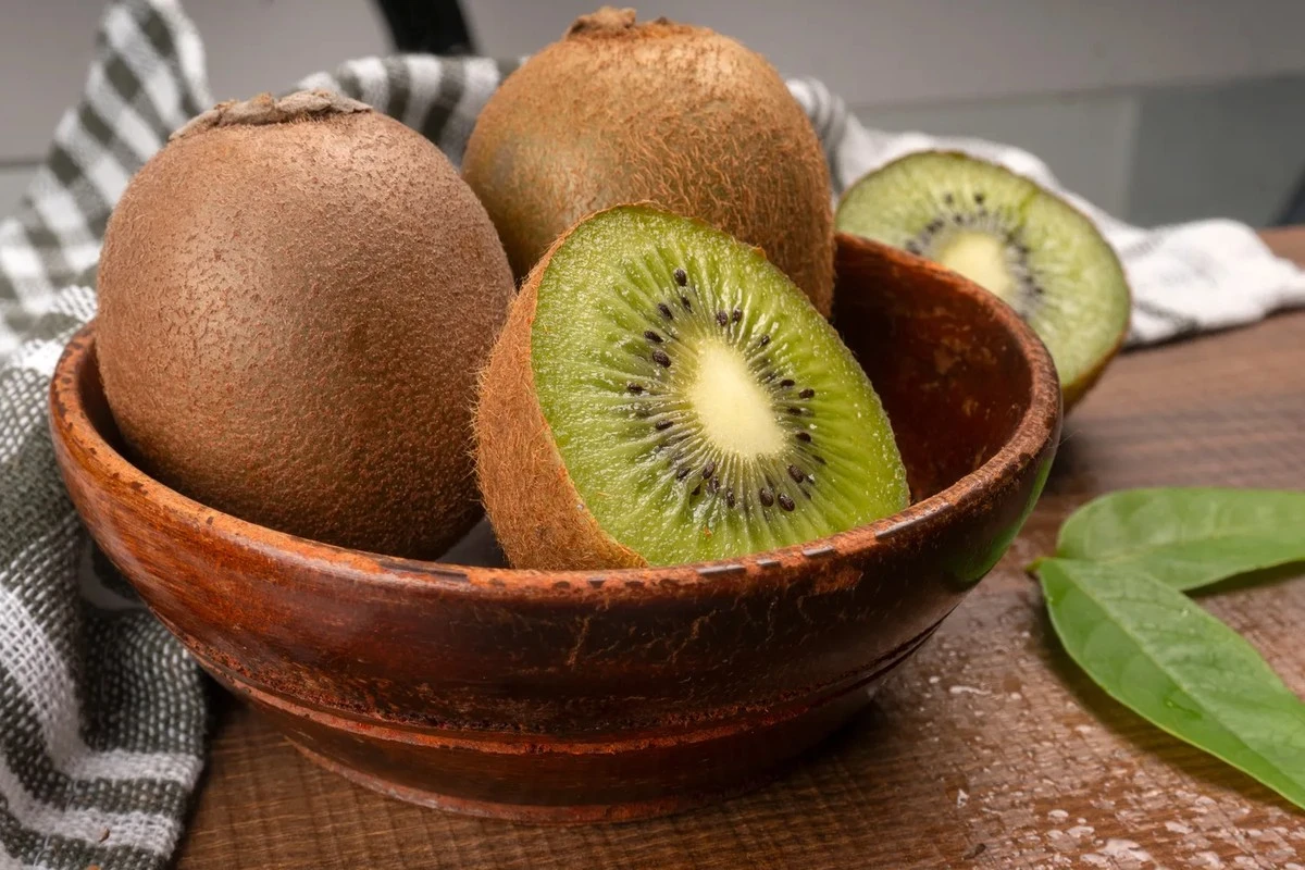 Transforma un kiwi de supermercado en una exótica planta frutal en 5 pasos