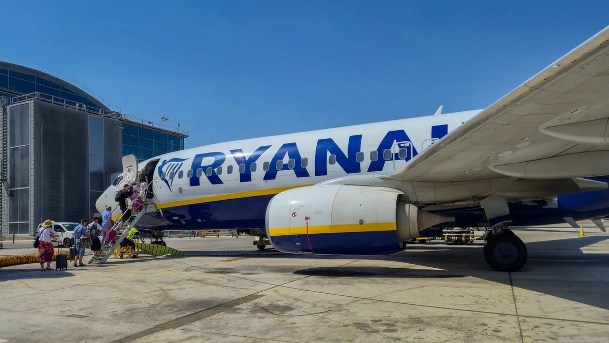 Caos en Palma de Mallorca: pasajero agrede a empleado de Ryanair por equipaje de mano