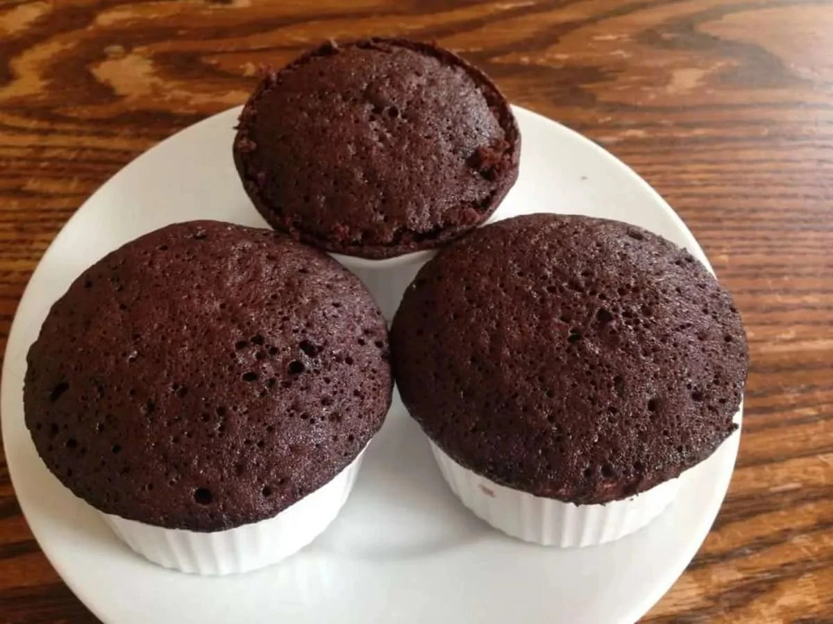 Triple tentación: la receta de cupcakes de chocolate que los amantes del cacao no pueden resistir