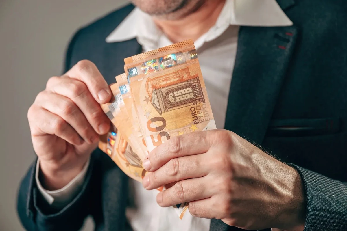 Minimalus atlyginimas viršija 2700 eurų. Štai kaip atrodo Lietuva